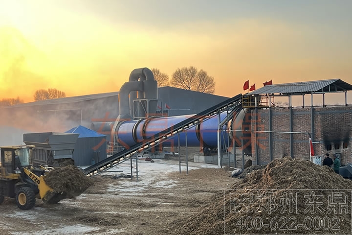 玉米秸稈烘干機采用經(jīng)濟環(huán)保熱風干燥工藝，可以將青儲秸稈或黃儲秸稈快速脫水，便于后續(xù)打包儲存運輸。