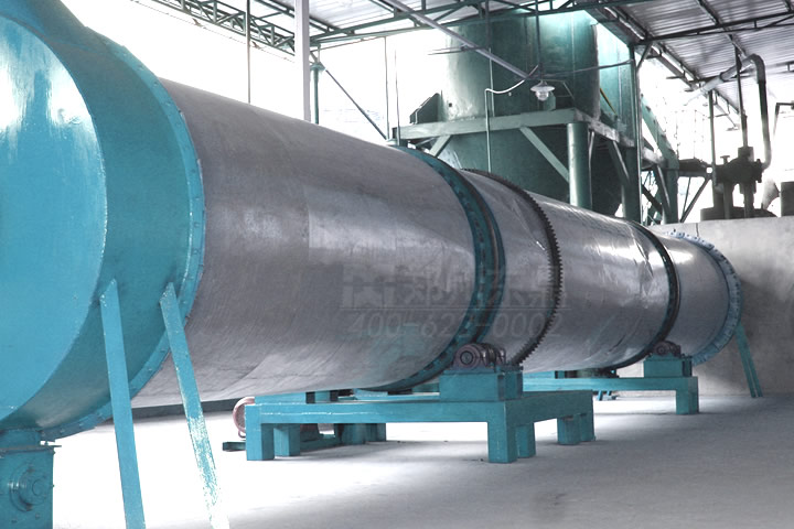 淀粉渣(木薯渣、紅薯渣、馬鈴薯渣等)是淀粉廠、酒精廠等廠家的副產(chǎn)品，淀粉渣中含有豐富的纖維素、半纖維素和粗蛋白等，經(jīng)過飼料化無害處理后，可以成為畜禽飼料的重要來源。