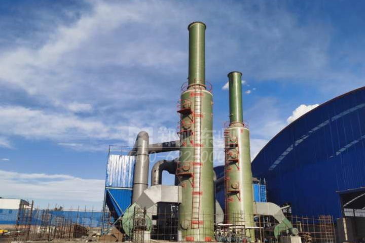 雙堿法脫硫采用氫氧化鈉作為啟動脫硫劑吸收SO2 ，用石灰液還原再生，再生后的脫硫劑循環(huán)使用，無廢水排放